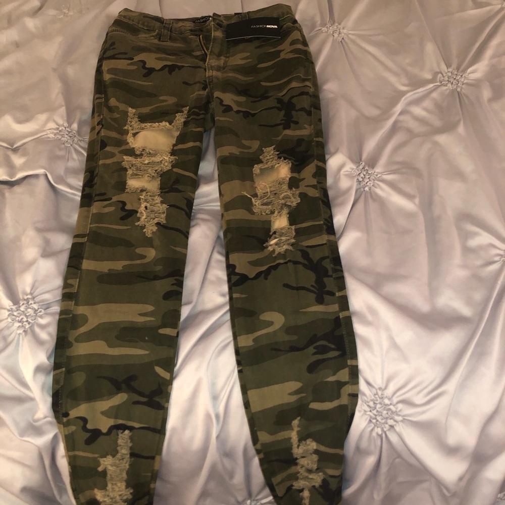 Fashion nova camo jeans